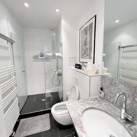 Prime Comfort Apartment With Balcony & Free Parking Berlin Exterior photo