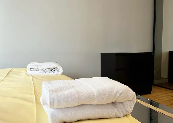 Prime Comfort Apartment With Balcony & Free Parking